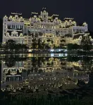 Huanman Qiancheng Elite · Aesthetic Luxury Hotel (Huaguoyuan White‑House Art Center, Guiyang) - Airport Shuttle