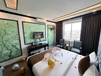 Crown Luxury Hotel - parcheggio