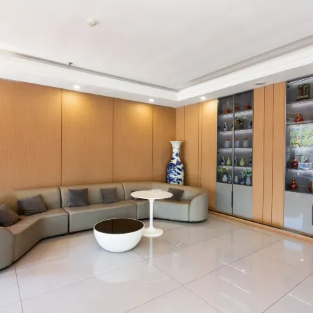 Jingyue E-sports Homestay (Lüliang Liulin Hechang Avenue)