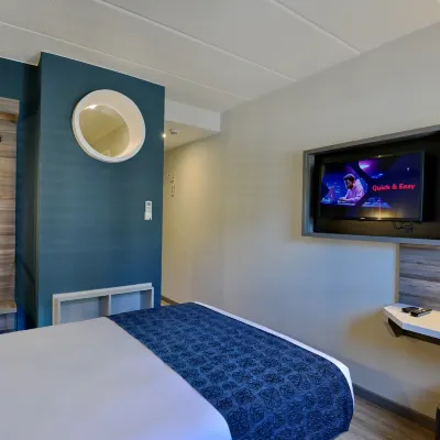 Road Lodge N1 City Hotels near N1 City