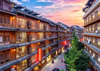 Jiangyueli Hotel (Sanjiang Fengyu Bridge) - parking