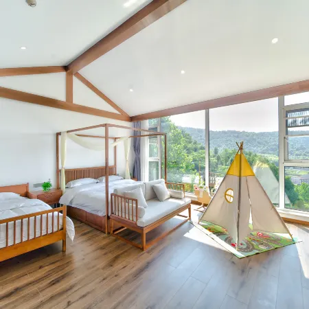 Xiaoyin Guiju Children's Park Camping and Picking Holiday Homestay (Tonglu Branch) Отели рядом с достопримечательностью «Liuyin Former Residence»