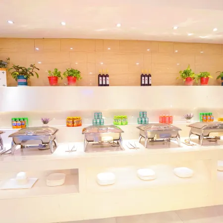 Lavande Hotel (Linyi Binhe East Road Yujing Shuicheng Branch)