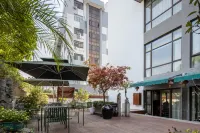 Crossing E-sports Hotel