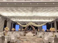 New Century Hotel Yugan - parking
