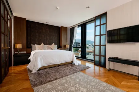 Sanae' Hotel Nimman Отели рядом с достопримечательностью «Ват Пратхат Дой Сутхеп»