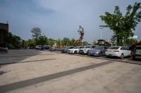Shangqiu Zhongliang International Hotel - Parking