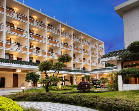 White Swan Guest House (Zhaoqing Hubin) Hotel di Zhaoqing