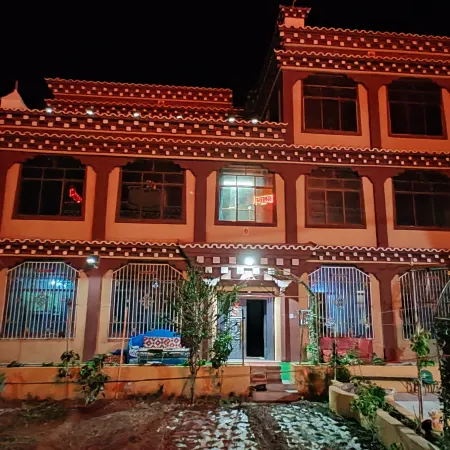 Batang Xiangjuge Hot Spring Homestay