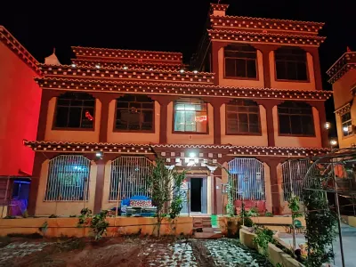 Batang Xiangjuge Hot Spring Homestay