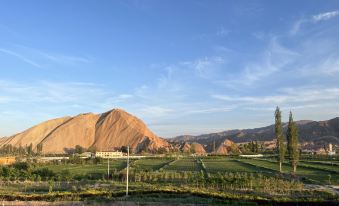 Zhangye Colorful Danxia Yujinyuan Hotel