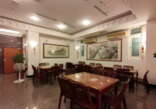 宜蘭礁溪紘冠飯店 五峰池瀑布（Wufengchi Waterfall）附近的飯店