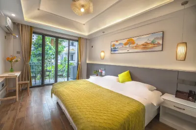 Xishuangbanna Jinghong Jinlai Inn (Gaozhuang Xingguang Night Market Branch) Hotels near Gaozhuang Xishuangjing (Gate 2)