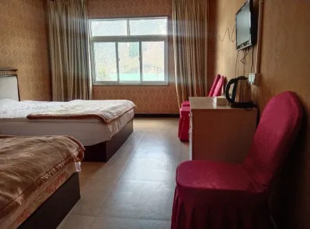 Qihu Hotel Отели рядом с достопримечательностью «Ranwu Lake International Self-Driving Campground»