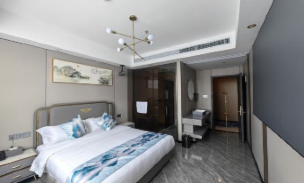 Peninsula Holiday Hotel (Wuyishan Sangu Resort)