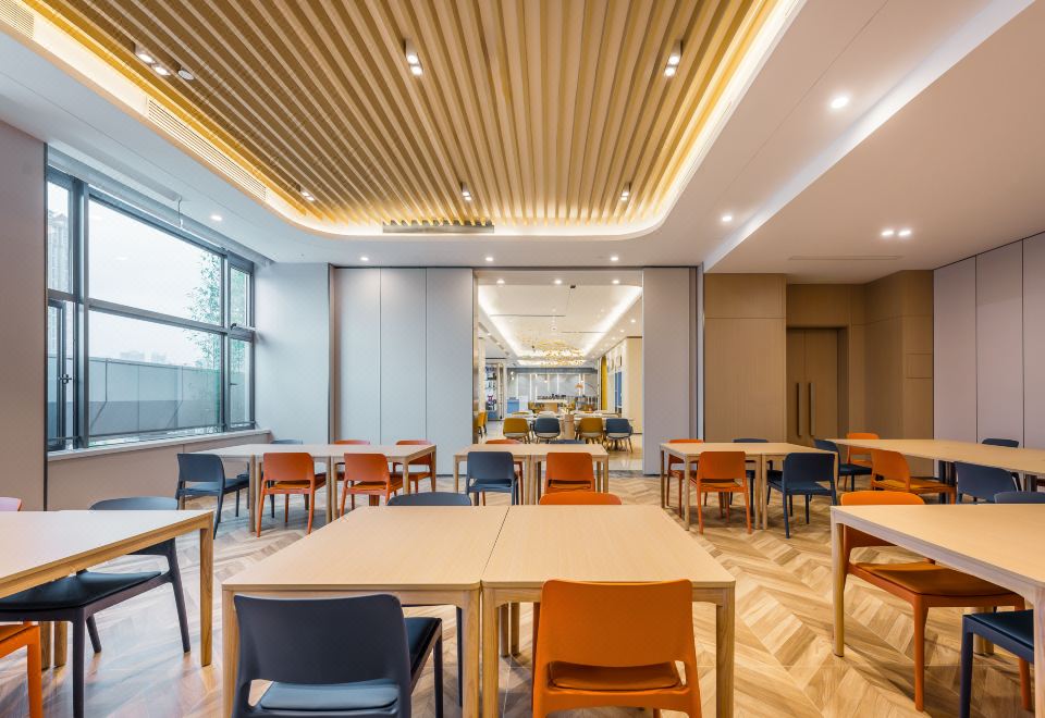 편리한 쇼핑, 식사, 엔터테인먼트