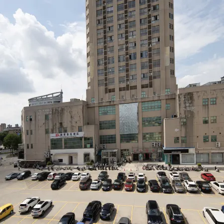 Huaqi Select Hotel (Xinghua City Hall)