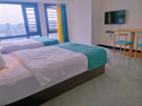 Qizige Homestay (Neijiangbei Railway Station Chuanhua Plaza)