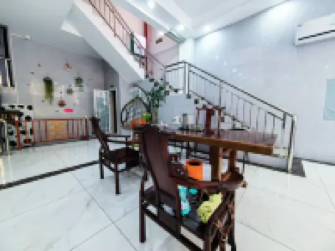 Lingshui Qingfeng Xiaozhu (Qingshuiwan Nanwan Monkey Island Branch)