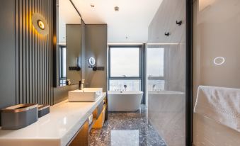 Shenzhen Luohu Shuibei Atour S Hotel