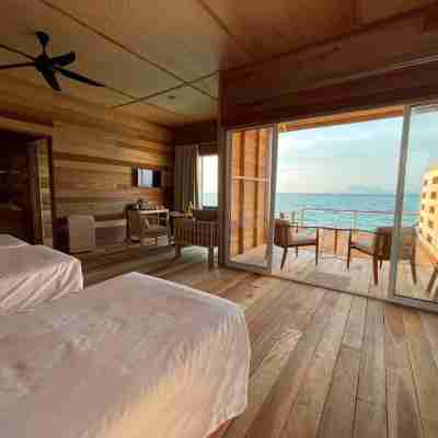 Sisipan Island Water Resort Rooms