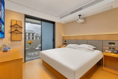 Songyin Hotel (Wuyuan Cultural Plaza High-speed Railway Station)