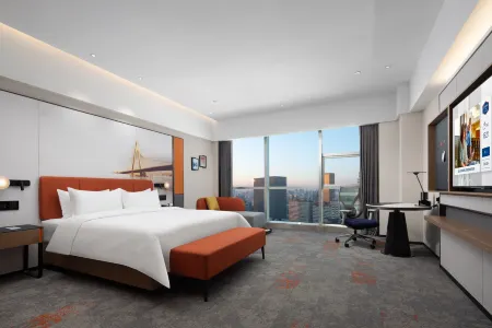 Hampton by Hilton Taiyuan Wuyi Square Отели рядом с достопримечательностью «Donghu Vinegar Garden»