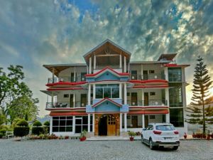 Goroomgo Sapphire Inn Bhimtal