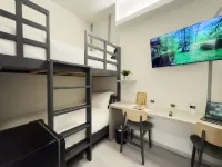 Coliwoo Hotel Pasir Panjang Hotels near Mindef Cp