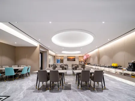 Jiangmen Tianyue Hotel (Xinhui Century Commercial Street Gangzhou Plaza) Отели рядом с достопримечательностью «Xinhui Museum»