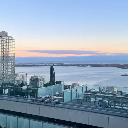 Water Views on The Lake 24/7 Serviced Hotel