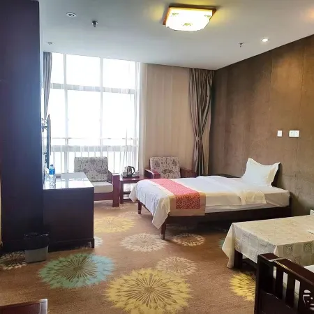 Hongzehu Jinjiuling Hotel