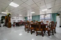 Yeste Hotel (Chongzuo Zhongxin Pedestrian Street Guangxi Minzu Shifan Xueyuan)