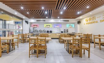 CC Inn (Wuhan Hankou Railway Station west square)