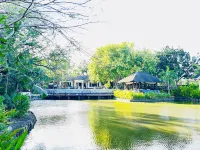 Sheridan Boutique Resort Hotels in Oton