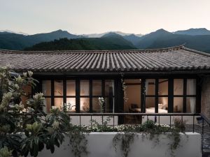 North Song·Guofeng Courtyard ｜New In x DaLi Bailuxi · 1903 Villa Hotel
