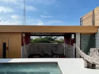 Blu Cabin Ari Stylish Gay Poshtel Отели рядом с достопримечательностью «Станция BTS Ари»
