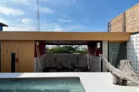 Blu Cabin Ari Stylish Gay Poshtel - Tiny houses