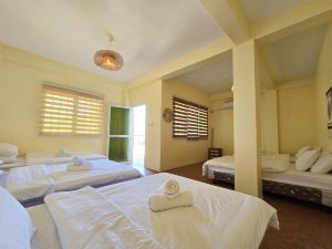 Surfside Hostel