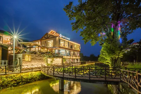 Floral Hotel·Nanchang Shanshuitan Hotel Отели рядом с достопримечательностью «Jiangxi Ming and Qing Ancient Dwelling Expo Park»