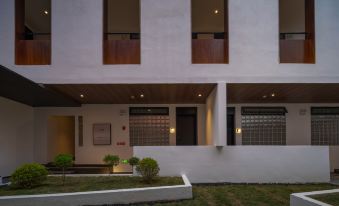 Shangri-La Yunjian Songyue B&B
