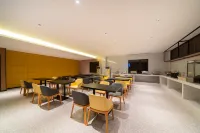 IU Hotel (Liuzhou Guyan Street Longtan Park) - Pet friendly