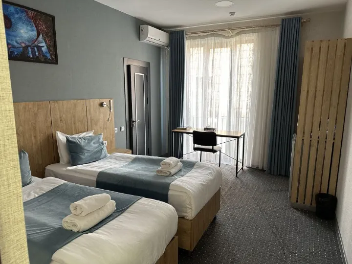 BOBUR HOTEL