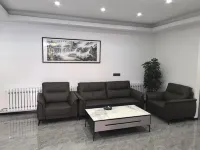 Lanwan Business Hotel (Heihe Central Commercial Pedestrian Street)