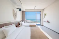 Light Luxury · Listening to the Waves by the Sea Seaview Homestay