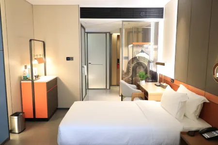 Grand Cloud hotel Qinzhou bonded port branch Отели рядом с достопримечательностью «Seventy-two Waterways»