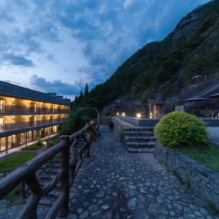 Xianju Yinquan · Mountain Wild Stream Villa Inn (Shenxianju Dantzhu Store)