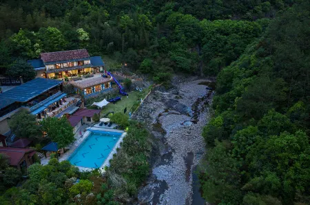 Hualu·Yuejian Light Luxury Tingxi Parent-child Wild Luxury Holiday Villa (Tonglu Qinglongwu Branch) Отели рядом с достопримечательностью «Baiyunyuan»