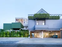 Omni Rooms by Sinergi Hotels in East Semarang