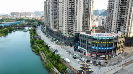 Yeste Hotel (Du'an High - speed Railway Station Binjiang Zhuangyuan Food Street Branch)